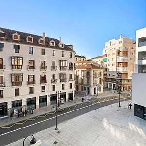 Amplio Piso En Atarazanas , Málaga España